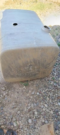 سلام وعليكم تانكي كاز فافون نضيف لبيع ٣٧٥ لتر 07706125590