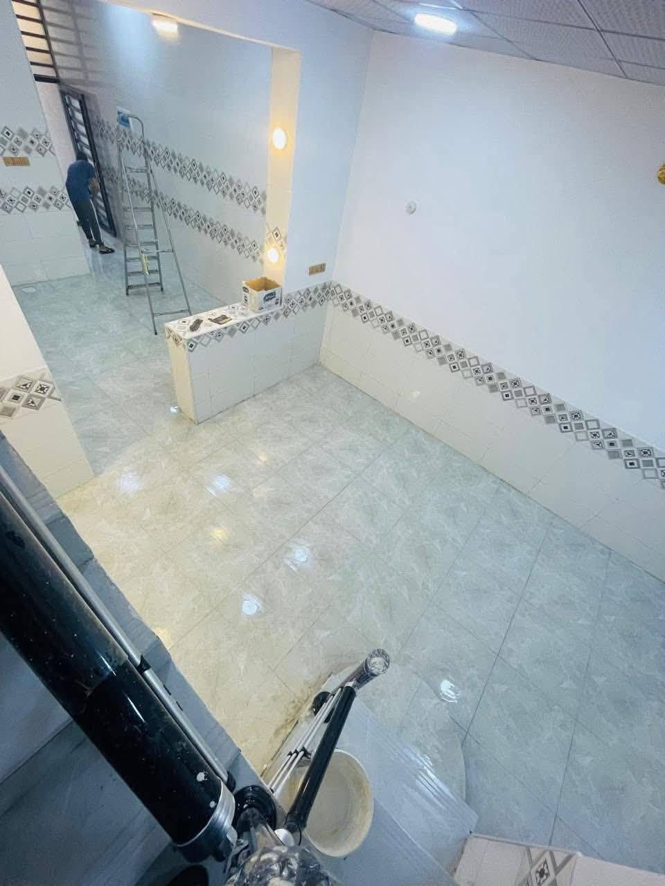 دار يباع عن طريق  مبادرة المصرف العقاري  يعني عندك معاملة  كاملة  على المصرف نبيعك وننطيك مدة  
 دار  للبيع  100 متر طابقين بناء جديد صب كونكريت 
الموقع / بالنجف  حي ميسان قطاع 22 طابو صرف 

الطابق الاول/  غرفه وصاله ومطبخ وستقبال ومكشوفه عدد 2 صحيات عدد 2 
الطابق الثاني غرفتين سويت وصاله وصحيات

السعر 148......D

للأستفسار *********** واتساب ايضا موجود
