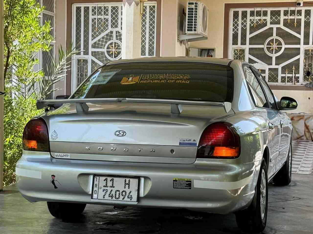 السلام عليكم.....
سوناتا 2001 ..... 

((ضمان الشركه الدوليه العراقيه ))

 
رقم بغداد....   الدولي 11
شرط التحويل...  مشروع وطني  هزه جديده 

 
كيجات رياضي 
  جهاز موازنه ABS
أيرباك دركه 
أيرباك دشبول  
جهاز سرقه
ويل كب

سياره جديده بعده 
سياره ع أيدينه مستلمينه من شركه 

كير اوتوماتك 
 ...
كهربائيات ع وضع شركه ولا ملعوب بيه... 

 كشنات بعدهن وضع شركه 

. منضومه لايت فول ..تخم تاير.... جديد بأيدي...كير ومكينه خير من الله...... بشرط فول
كهربائيات كله شغاله بلادي.... 

 عله وضع الشركه مملعوب بيه....

كيجات كله شغاله حته ل بانزين هم يشتغل .

(( ماشيه 202 الف حقيقي ))

سياره
 ياخذه  يرحملي من وراه 
دشبول ابد جديد زلغ ما بي .... 
بطاين جدد 4 

صدر خلفي أمامي كله جيد ما ملعوب بي عشركه  نعومه صاعد حديث درايم شفتات جدد و مشط هم مال حاويه قبل يوم بدلتها ... 
بشرط ترايك 200. 
غرفتها جديده ...دواخلها مثل كشنات شركه جدد ❤ ... ..مسجلها فول......كيجات كلها شغاله...
محرك  20.4 (المرغوب) 4 

السعر)( 53 ))بيها مجال

***********
*********** 

ميعجبك سعر عوفه لا تعليق رجان الله شاهد سياره متعوب عليه 
الموشراي لايضل ابكيفيه ينطي اسعار والسوك كلشي بي السياره محد يعرف قيمتها بس الجناي وبلحقيقه احله من الصور ❤️وحلالي عزيز مثل مانته عزيز ✋
