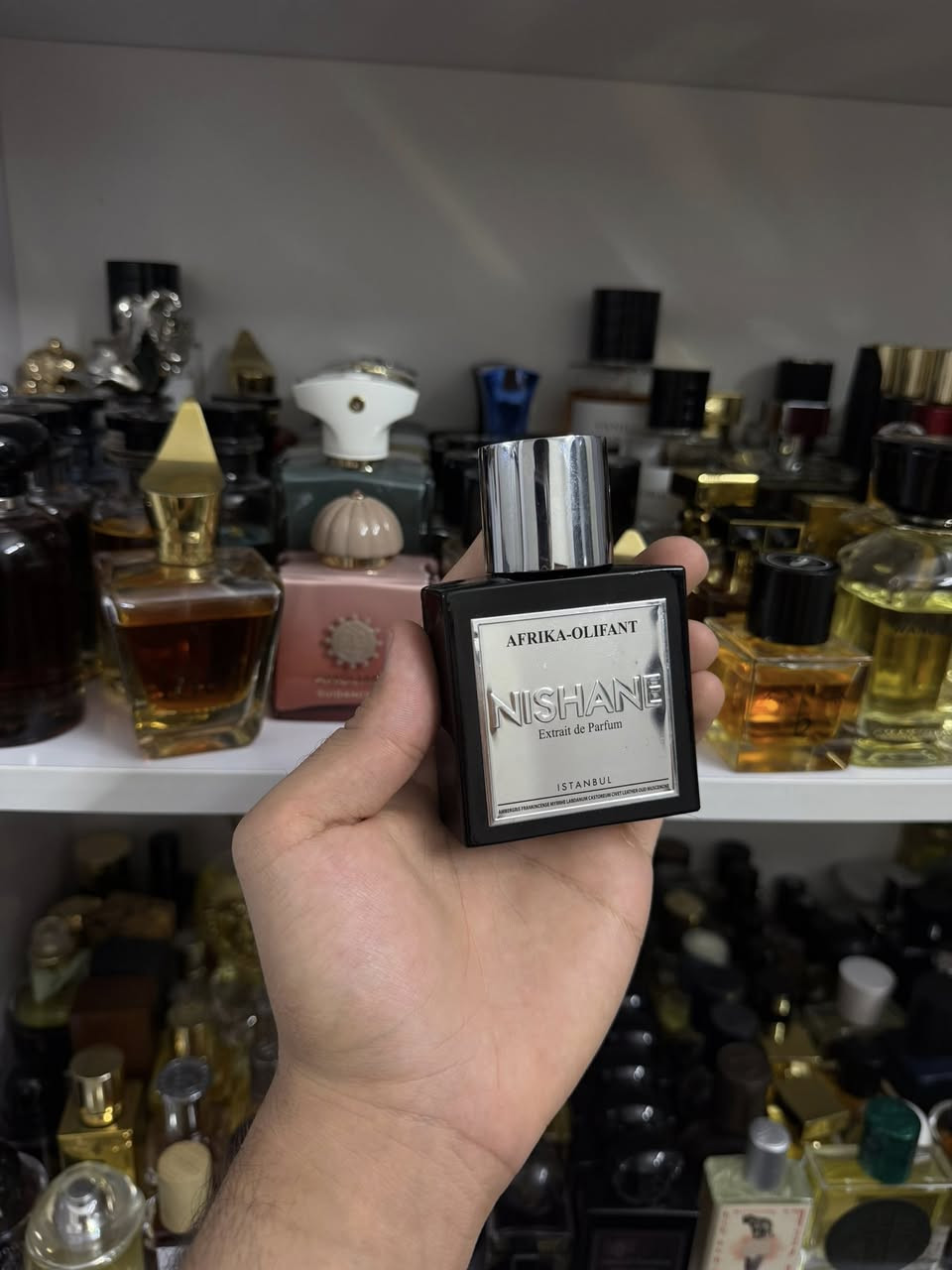 السلام عليكم
مجموعة عطور للبيع تفاصيل اسفل الصوره🩶


**إذا كنت صاحب هذا الإعلان وتريد حذفه لأي سبب، رجاءا أرسل رسالة إلى الدعم الفني**