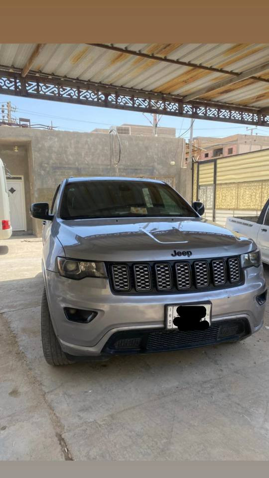 جيب شيروكي 2018 
5راكب
رقم بصره بأسمي 
رقم جديد تنتهي السنويه2031 
فول مواصفات تنته تحكم ستيرن بصمه حساسات خلفيه مانع انزلاق سبورت 
مكينه 3600 سته سلندر 
حادث باب وجاملق ايمن امامي فقط
مكينه كير حداديه. فول
السعر 190$
*********** البصرة, العراق
