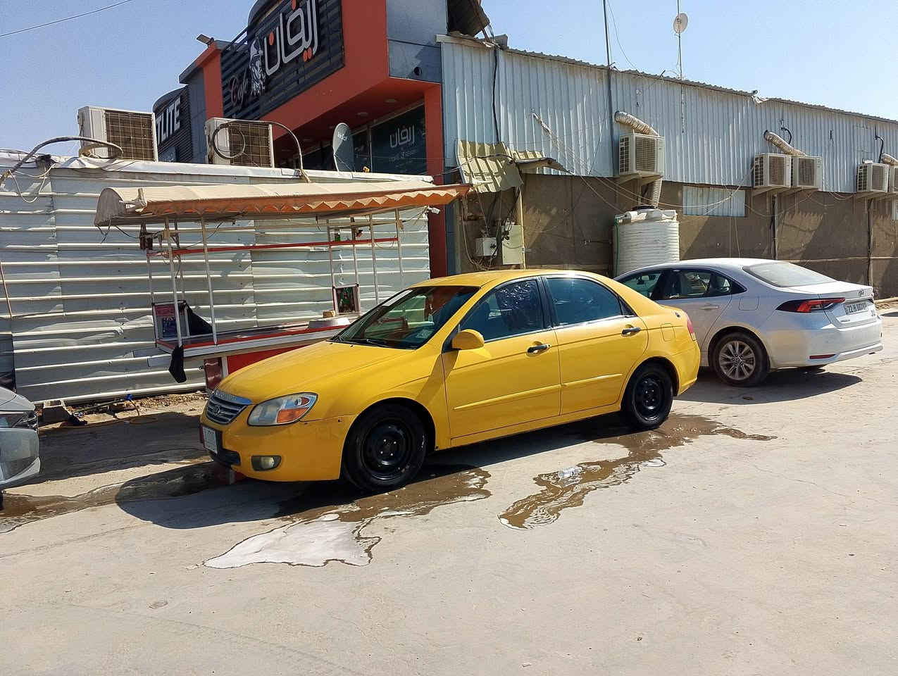 سلام عليكم للبيع كيا سبكترا موديل 9 جاهزه مكينه كير حاويه تبريد ثلج لايت زنون  مصفره هيه وغرامات رقم بابل السعر 71 وبيه مجال مكان ديوانيه ***********
