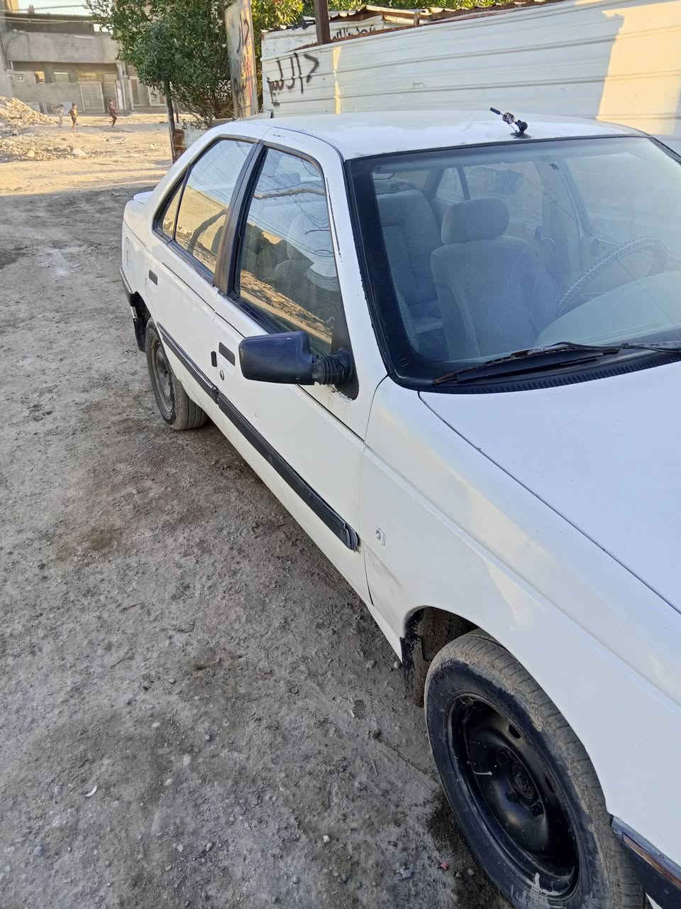 بيجو 405GLXموديل 2010
كيرومكينه مكفولات تدفئه تبريدشغال 
صدرامامي وخلفي جديد 
السعر 28
مكاني بغداد الدورة 
***********
