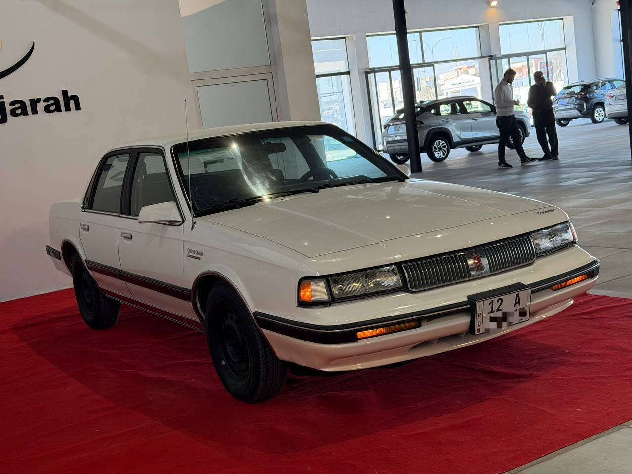 اولدز موديل 90  ماشيه 200 الف  حقيقي سياره  جديده  مكينه مامفتوحه كير اوتوماتيك شرط تبريد ثلج سبير مانازل ارضيات الشركه  وكبات وعده الشركه وياها كلشي بيها شركه وبلادي مامفتوح بيها اي شي شرط كلها صبغ عقجين فقط مال تشليع السياره بدون اي ضرر طخم تايرات جديد السياره ماتحتاج اي مصرف رقم نينوى الجديد سنويه وهزه جديده شرط التحويل السعر 85 $$
مكان السياره موصل 
للاستفسار 
***********
***********
