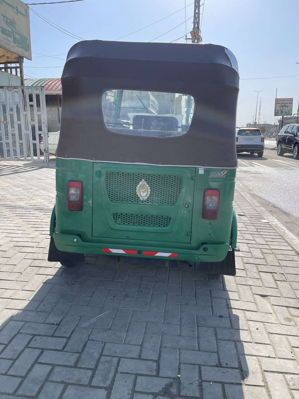 سلام عليكم تكتك بجاج مديل 2022رقم وسنويه تكتك نضيفه حلوه بديه كله مكفول مكينه ولفات لا تجفيت ولا شي سعره 8400بيه مجال قليل رقمي *********** عنواني 5ميل يم ساحت صلاه
