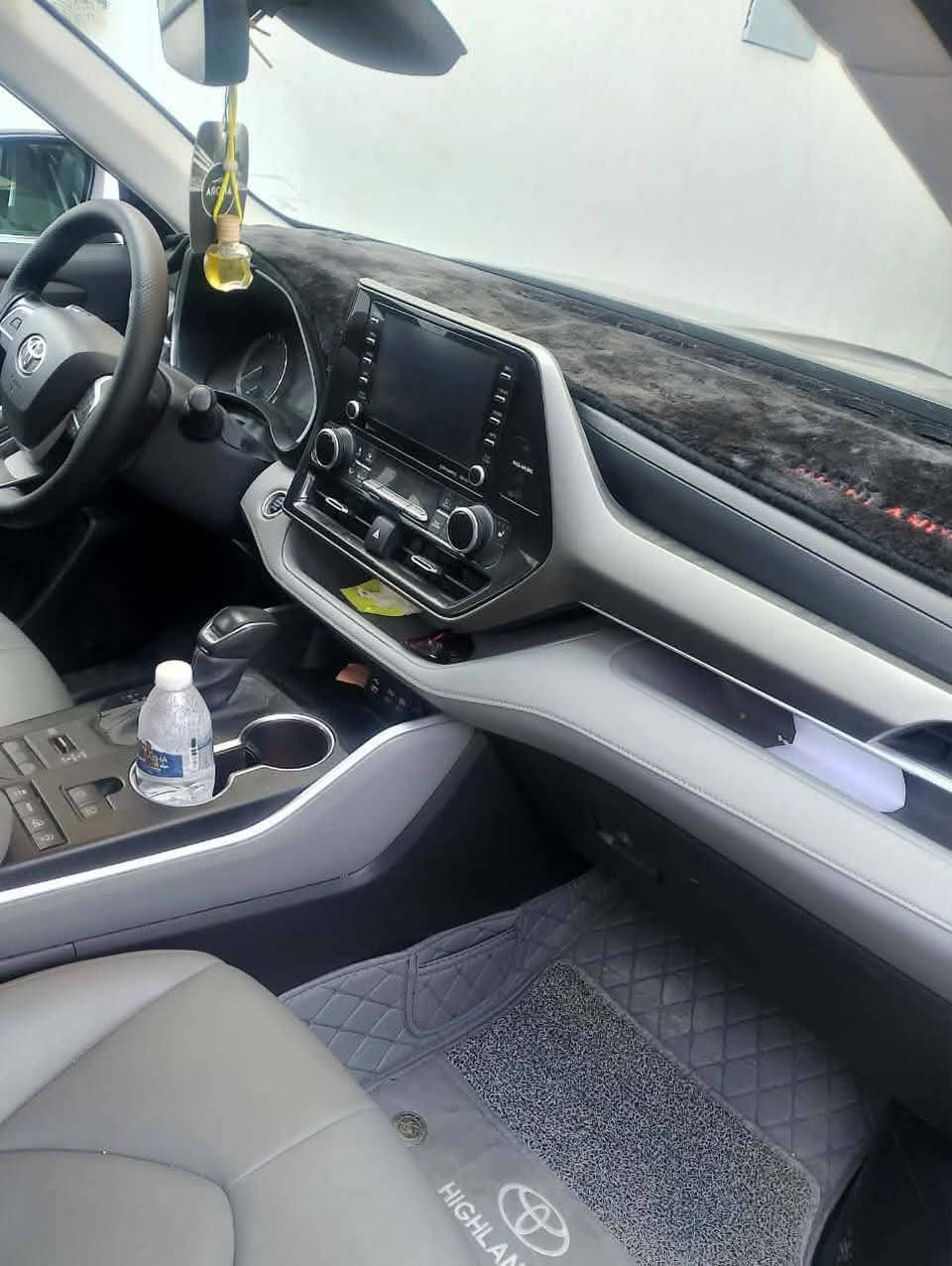 هليندر موديل 2022 /XLe/ بنوراما /تحكم استيرن/ تحديد مسار/ هندي بريك بصمه/ تشغيل عن بعد/ بصمه ابواب/ 7 راكب/  الضرر تبديل جنطه بجم كبس سعر 290 ورقه شراي اتصال رقم *********** كركوك, العراق
