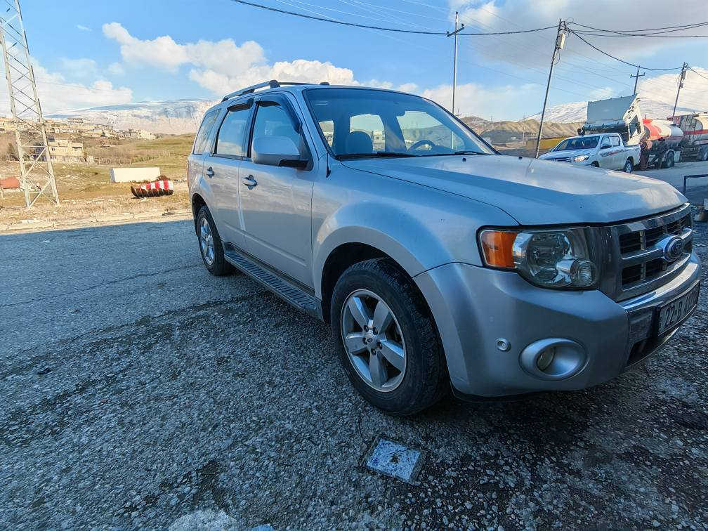 فۆرد ئسکێپ چوار پستن دەبڵ اکسل مۆدیل 2012 ڕەقەم هەولێر سەنەوی تازەیە سێ پارچە بۆیاغە پێش و پشتی کەپسە سیستەم غاز ئیتاڵی تەبرید سارد و گەرم بەشەرت گێڕو مەکینەو کارەباییاتی مەزبووت
شوێن سۆران 
سعر 105 و مەجال
***********
*********** سوران, أربيل
