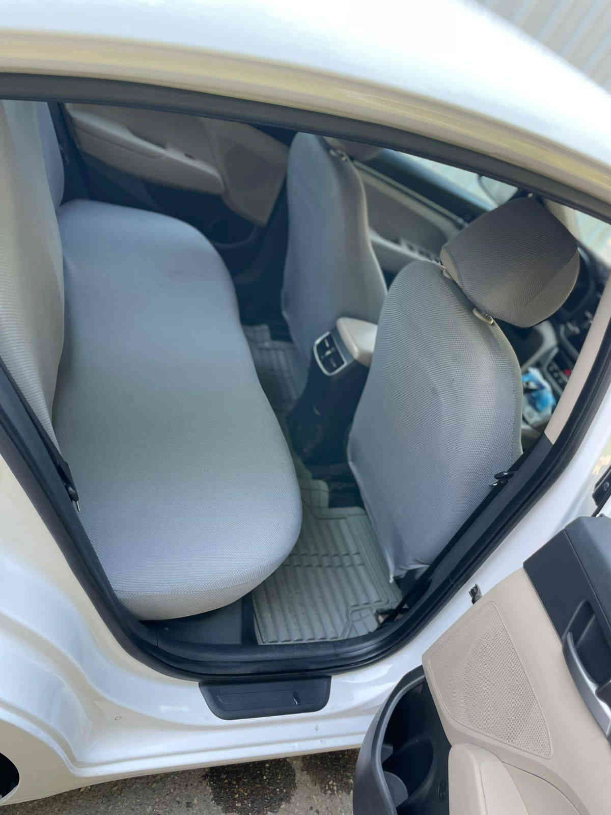 السلام عليكم..
النترا 2018 خليجيه رقم بغداد الدولي الجديد باسمي شخصيآ.
مكفوله من الصبغ والتبديل عده بارد بداير مقدار 4 اصابع الجاملغ الخلفي الايسر. 
موصفاتها.. 
فتحة سلايد.. 
محرك 2000 دوش كفاله من كلشي.. 
تبريد خلفي امامي ثلج. 
ماشيه 80.. ترايه جديد على ايدي
البجم لد.. 
خمسه ويل كب.. 
شاشه جبيره اندرويد صوره وصوت.. 
حساس خلفي.. 
دكمة مود درايف 3 وضعيات.. 
كامره خلفيه دواره.. 
محرك كير تبريد تدفئه برغي ممفتوح بيه وين يعجبك افحص
تخم تاير جواها وحاهزه للاخير.. 
مكاني بغداد جهة الكرخ  حي الجوادين هذه رقمي..
......***********.........
