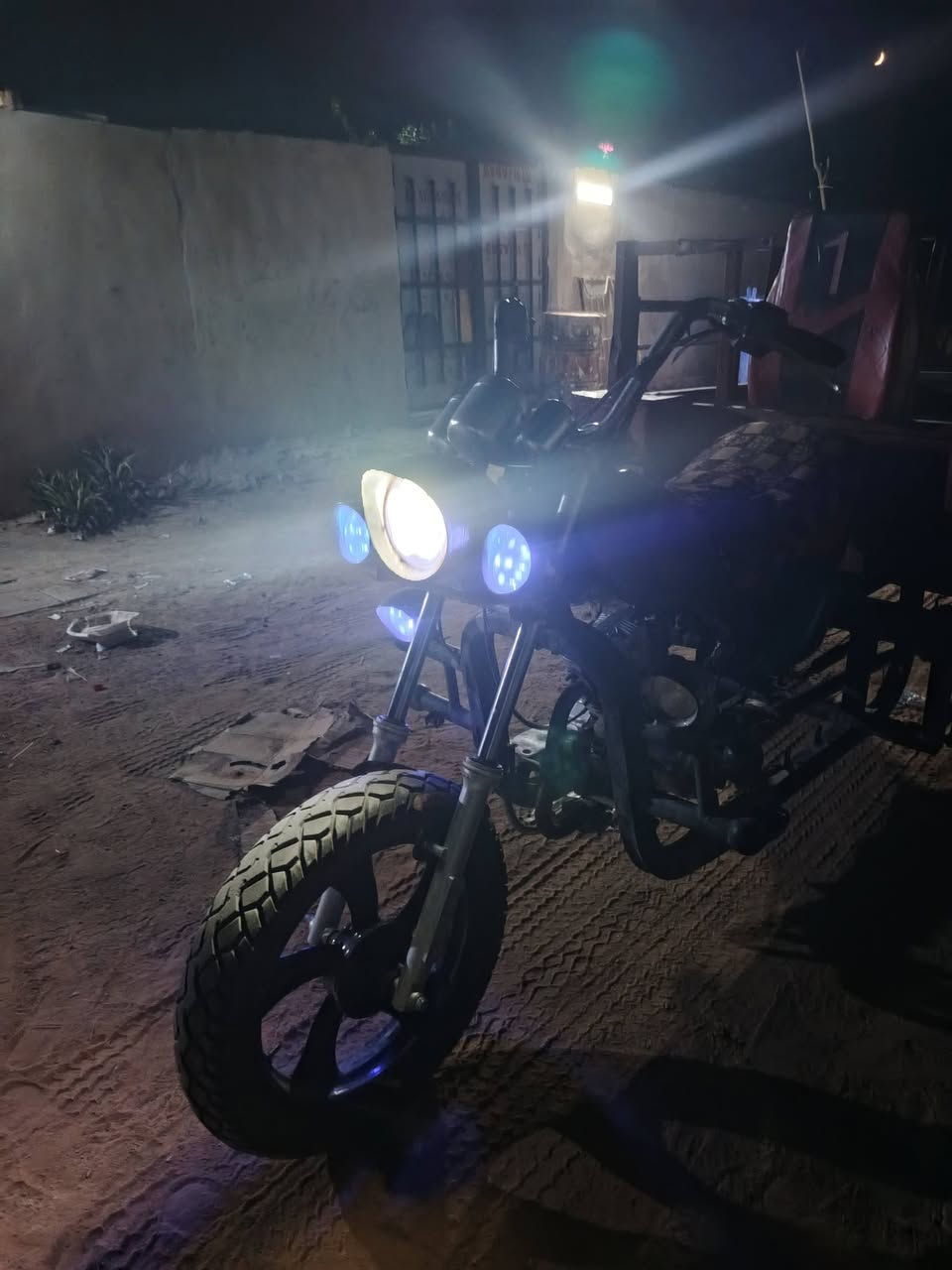 للبيع ستوتة نضيفة محرك 23 مال جمرة مكفولة شاصي ركبة مكفولة نكرة سلف كلشي ما عايزة السعر 600 مكاني غماس رقم الموبايل ***********
