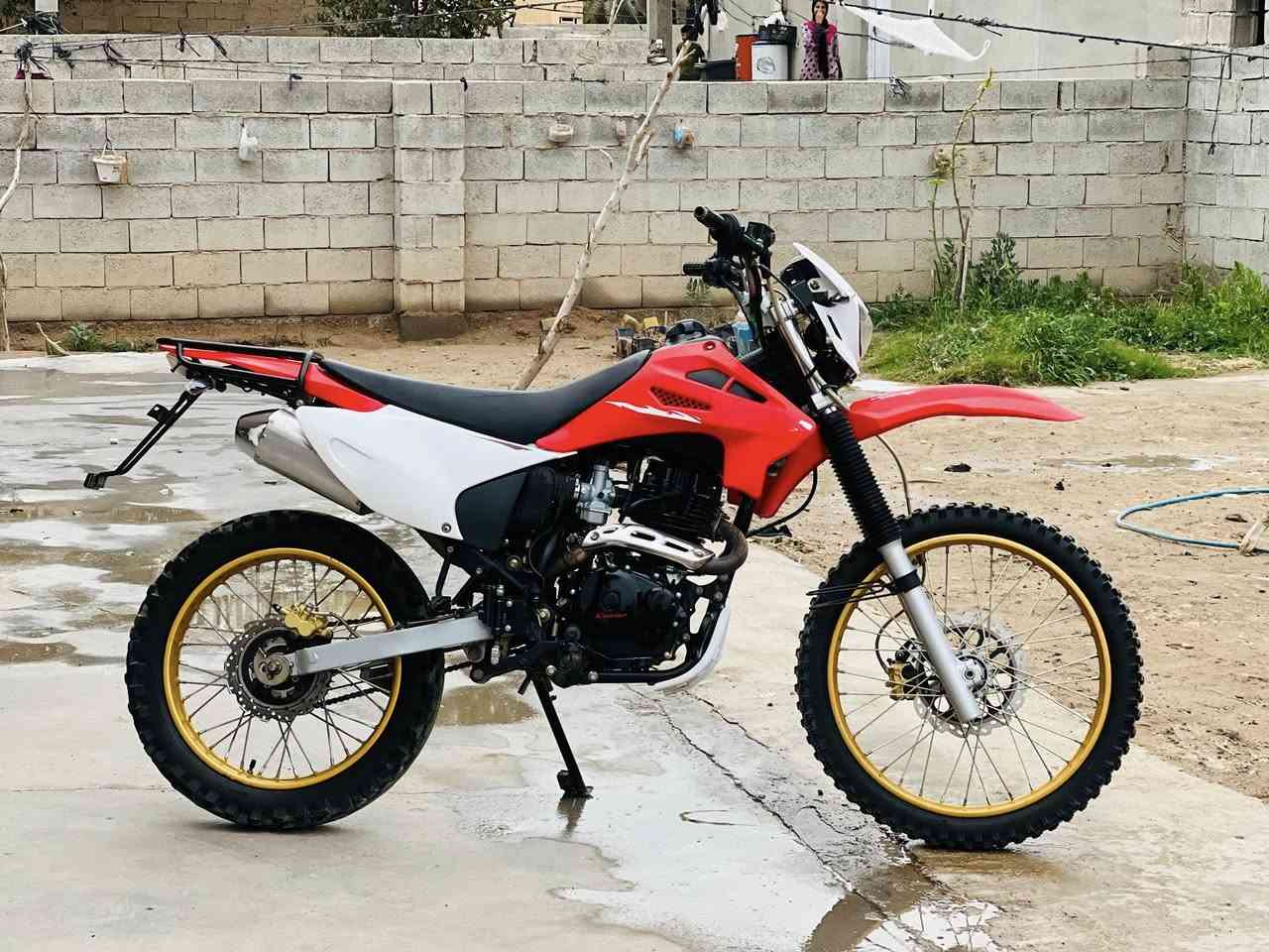 مكلف بالنشر 
قفاز موديل ٢٤طالع ب٢٥للبيع او مراوس حسب القناعه مكانه واسط العزيزيه للاستفسار ***********
