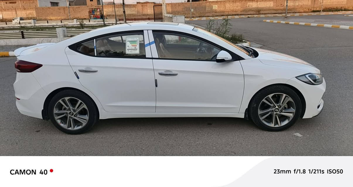 النترا  خليجي (2019) سوبر رقم واسط انكليزي مكفولة كفاله عامه محرك 2000فول مواصفات تحكم ستيرن فتحه سلايد تبريد قطعتين شاشه 
 كبيره سويج مري شفط كشنات جلد مكان السياره كوت مركزالمدينة الاتصال على رقم الهاتف *********** غير متواجد على الفيس
