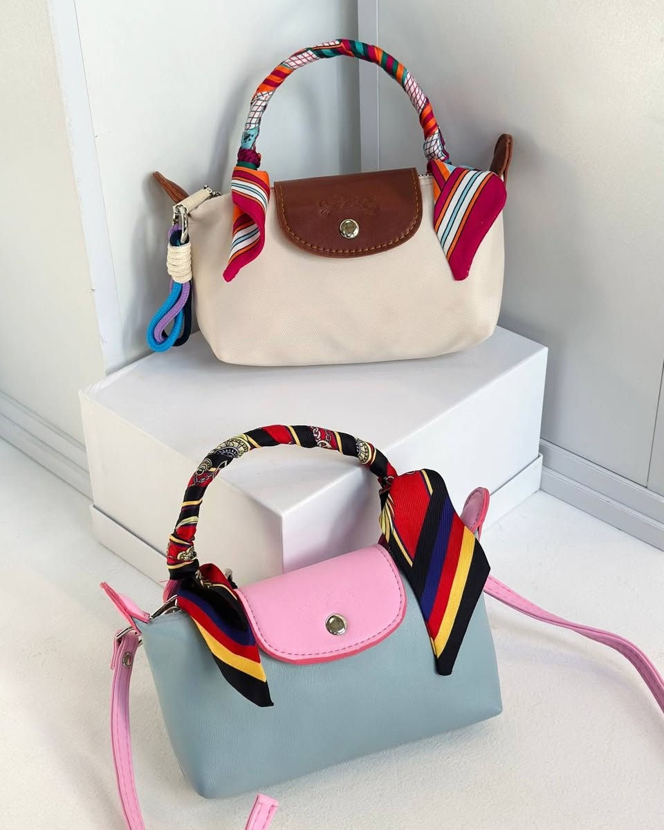 جنط نسائي 
سعر المفرد 15 آلاف دينار
سعر الدرزن 120 ألف ألف دينار
قياس 10 × 20 سم 
واتس اب :***********
واتس اب :***********
