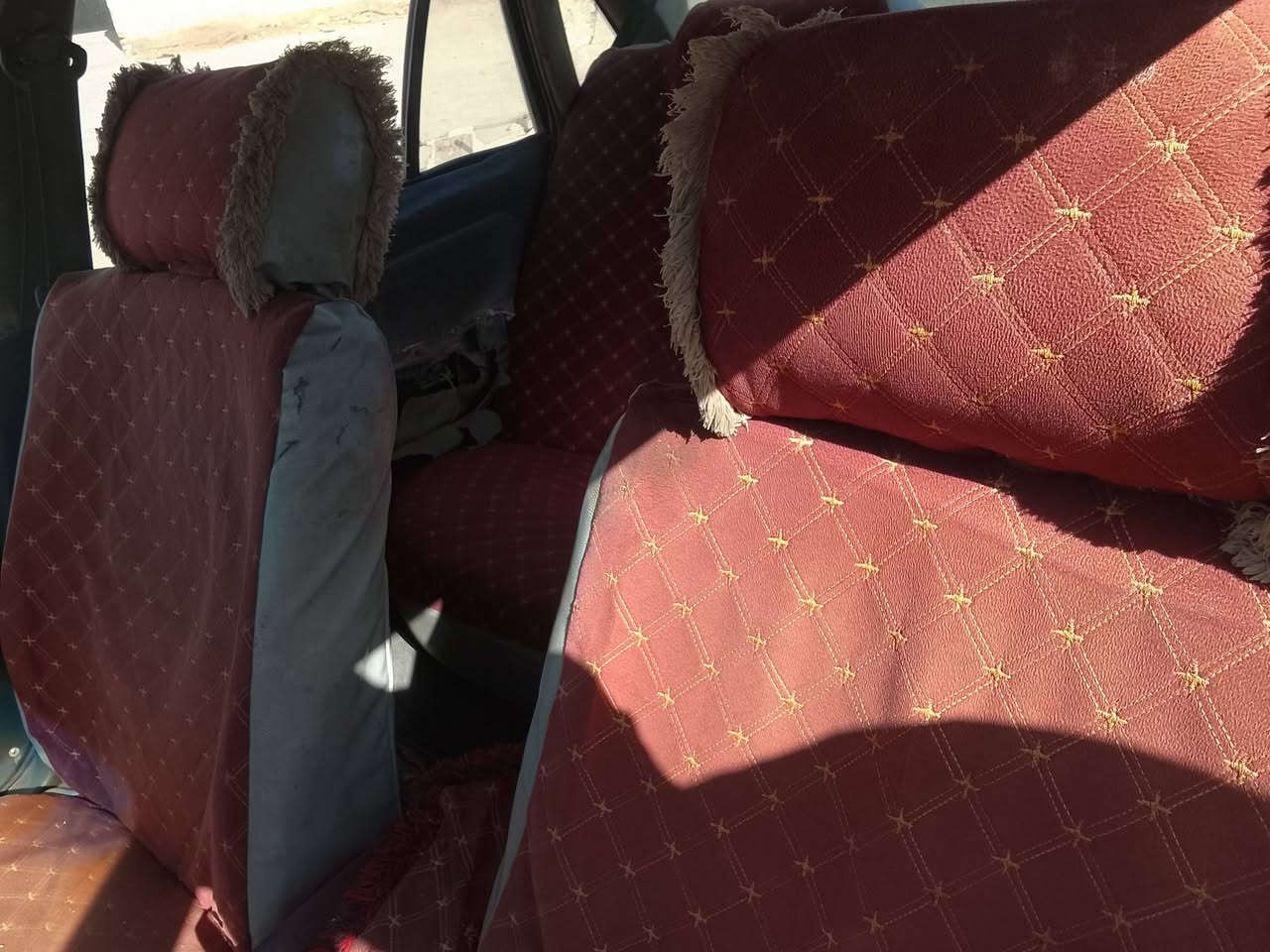 سلام عليكم برنس عادي اوتوماتيك موديل 95 سنويا صاقطه السعر 20 وبيامجال قليل المكان ديالى بلدروز ***********
