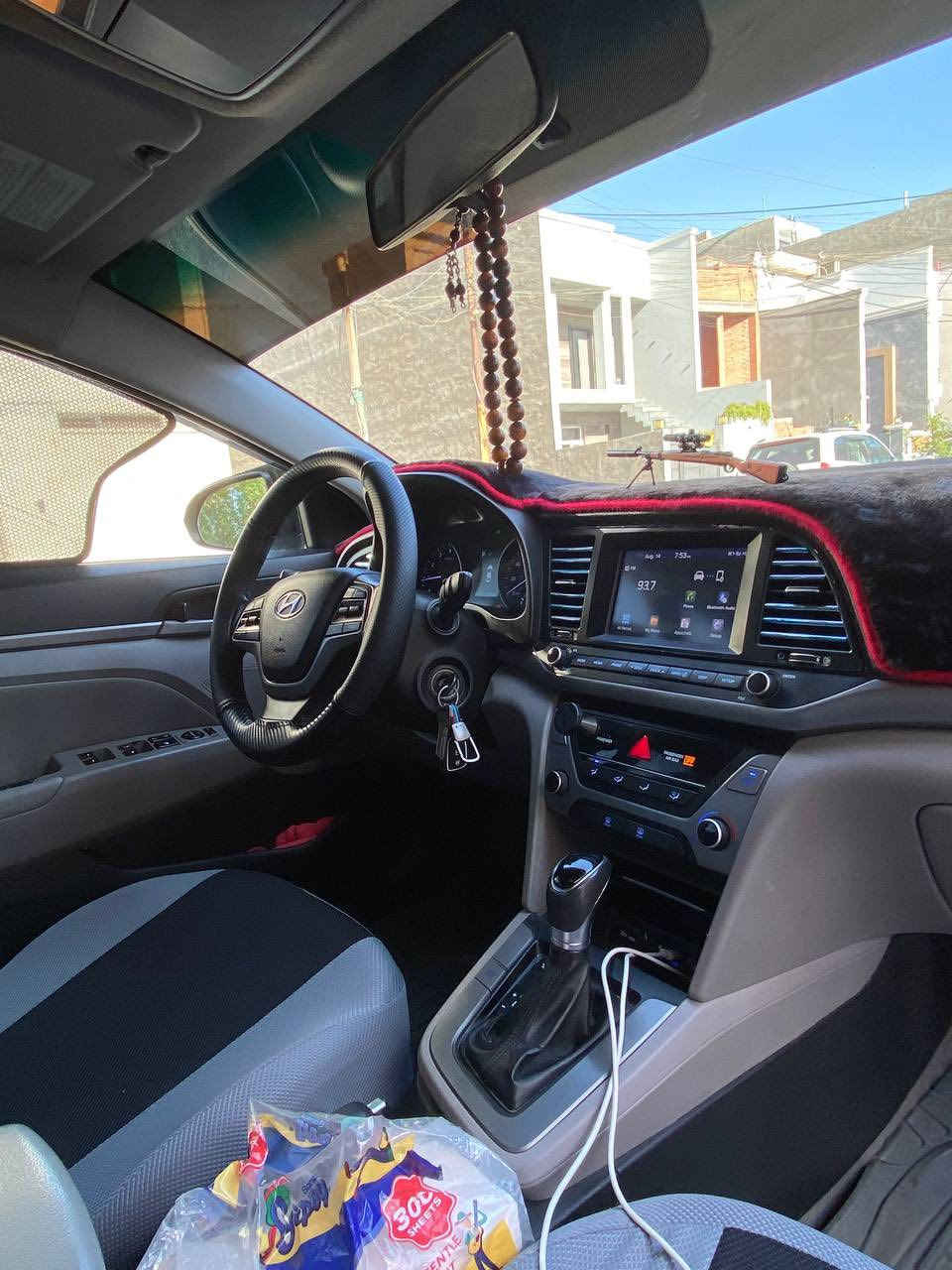 سلام عليكم للبيع النترة موديل 2018 
سيارة ب اسمي رقم وهزة وسنوية جدد سنوية لل 2030
بيها صبغ مكان الرقم الخلفي وبنيد وفوك باب السايق بالتكمة شي قليل مال تحميل بدون لا معجون ولا بارد بدون ايرباك موصفات شاشة كامرة دوارة رادار جانبي تحكم ستيرن جهتين كروز سرعه 3 انضمه قيادة سبورت وايكو ونورمل شاشة ديجيتل محرك 2000 دوش مبدل بي راجز حار فقط بلادي كير بلادي سيارة نظيفه ومرتبه يحتاج الها بس صبغ دعامية وبنيد مكان السيارة بغداد الغزالية سعر115 وبيها مجال مكان بغداد الغزالية 

***********
