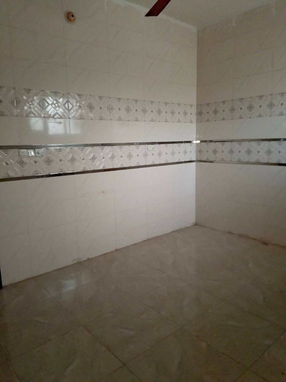 دار للإيجار في الرمادي الصوفية قرب جامع الصالح.

يتكون من غرف نوم عدد 2 وصالة ومطبخ واستقبال و صحيات داخلية وخارجية وكراج و حديقة.

سعر الايجار 500 الف .

________________________________________

للمزيد من التفاصيل يمكنكم زيارة مكتبنا .

مكتب شمس الرافدين للعقار     في  الرمادي - شارع 40 - قرب مرطبات دريم لاند .

او الاتصال على الارقام التالية … 

 ***********  واتساب ✅ عبدالغني الفراجي .

 ***********  واتساب ✅ عبدالغني الفراجي .
 

🛑نستقبل من حضراتكم كافة العروض العقارية🛑

🟡رضاكم هو أهم أهدافنا التي نتطلع لها دائماً🟡
