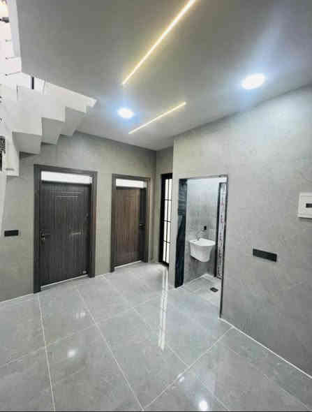 دار للبيع في حي الملايين الاولى 
مساحه الدار 150م 
يحتوي الدار على 5 غرف نوم ومطبخ وصحيات واستقبال وهول 
موقع الدار قرب ڤلل العناز 
صنف الدار بستان ملك صرف 
لمعرفه السعر أكتب تم 
أو مراجعه مكتب مدخل حي الملايين الاولى مكتب أرض التميز للبناء والعقار 
اي استفسار يرجى مراسلة الصفحة او الاتصال ع الارقام المذكورة⬇️⬇️
***********
***********
