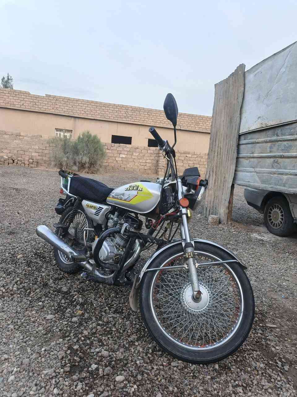 موطور تايكر موديل 21
الموطور كايم ماعايزو بس تعميره بسعر 225وبي مجال 
الشراي يتصل  عل رقم وموجود واتساب ***********
