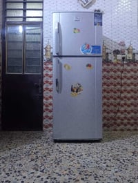 ثلاجة • نضيفة • حجم 20