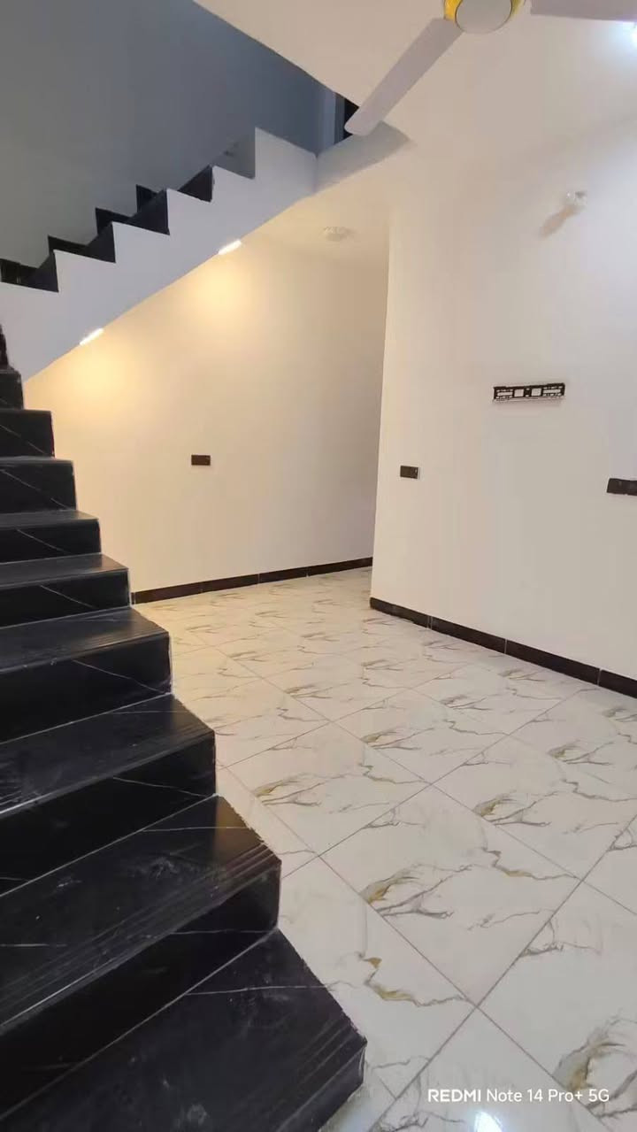 🙋‍♂️بيت100متر فول فول   😲السعر 36وبيه مجل
#يعلن_مكتب_العراق_مقابل_قرية_لغدير_عمود289_مباش

#__مساحه_لبيت_لواحد100متر_مربعه  
#_قريبه_عله_شارع_لعام_كلش 

#بيت_طابو_زراعي_سند25

بناء حديث
غير مسكون
بناء ممتاز جدا 

 عنوان لبيت النجف 
#مقابل_ملحق_قرية_الغدير_مباشر 
يحتوي لبيت على+ غرفه1 +صاله +ستغبال +مطبخ +صحيات بلداخل +وصحيات بلخارج 

***********وتساب
