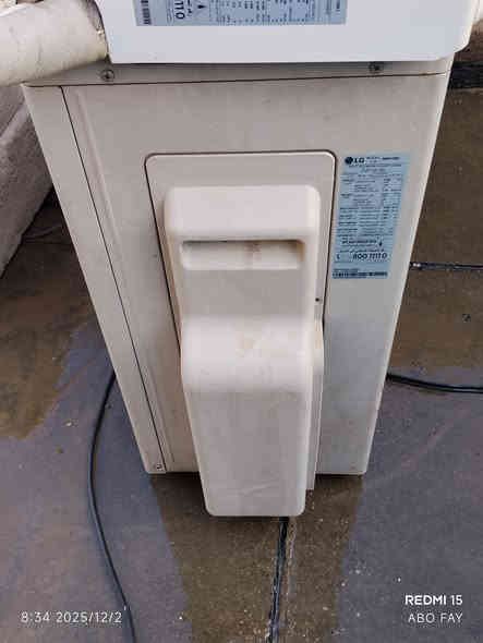 سلام عليكم
سبلت. Lg انفيرتر تحكم بالامبيرية / وايفاي 
طن ونص نظيف جداً
ماخذه من شركة الاقصى بحي جامعة 
غراضه كامله وشغال ميه بلميه

رايده ب٤٠٠ الف 
مكان شارع فلسطين
للتواصل 
***********
