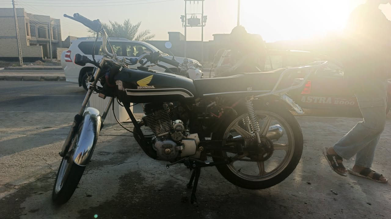 السلام عليكم دراجه ايراني 5 كير للبيع السعر 400الف وبيهه مجال شي قليل ما اكلك شنو بيهه ما بيهه تعال وشوف بعينك 
للتواصل ***********
