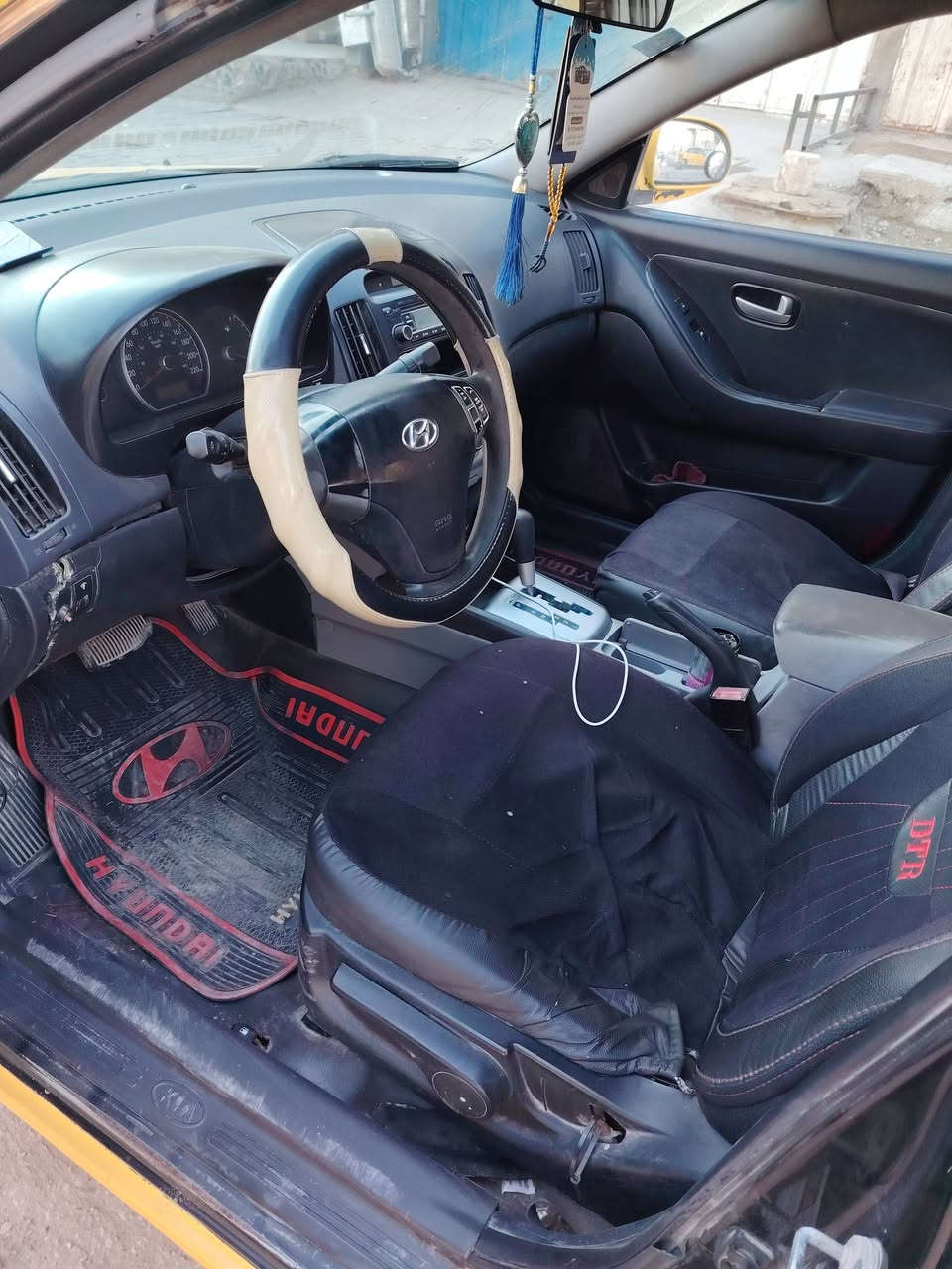 سلام عليكم سياره الانتره مديل 10
للبيع بسمي مشروع وطني رقم ديالئ مصفره هيئه وغرامات 

مكينه قبل 10ايام شاده جديده مال حاويه
صدر امامي خلفي جديد   تبريد شغال
حادثه جاملغ وبنيد ولايح لغد شويه من شاصي 
سعر90وبيه مجال بكان الحسينيه مال راشديه 
***********
