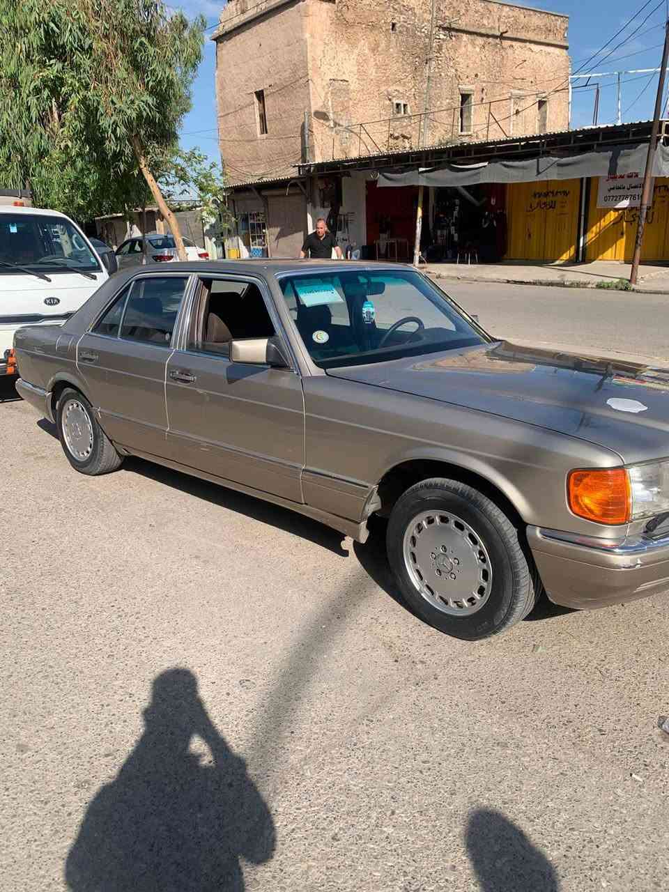السلام عليكم 
مارسدس للبيع موديل 88 رقم نينوى مشروع وطني
محرك 300 قبغ اسود كير اوتوماتيك 
سيارة بدون ضرر صبغ عام جمالية السعر (52) وبيها مجال
رقم الهاتف 
***********
***********
