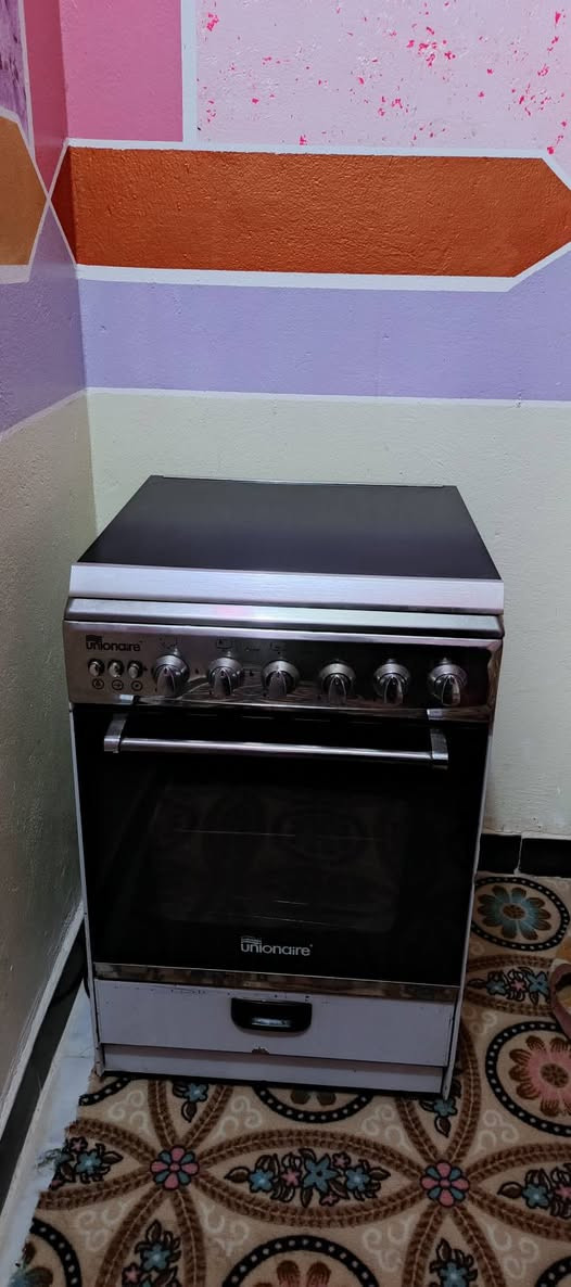 طباخ للبيع كهرباء وغاز شرط كلشي مابيه سعر 125وبيه مجال***********وهاذا رقمي
