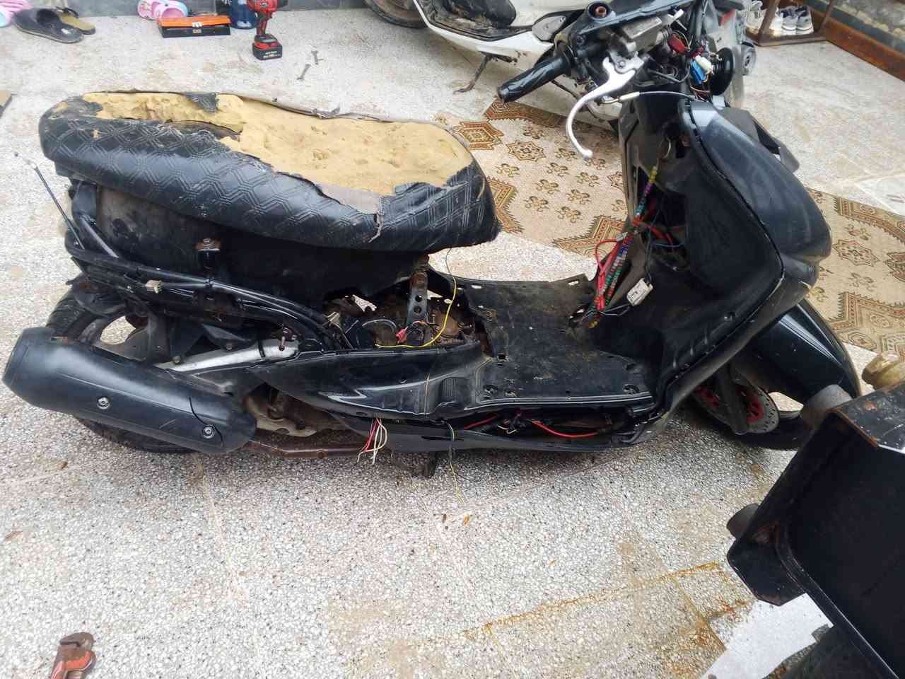 سلام عليكم لبيع سكني نثيه
علوان بغداد ***********
