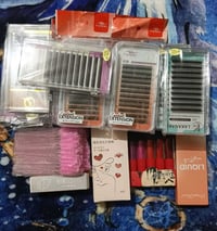 ٢٠ علبة • رموش • للبيع