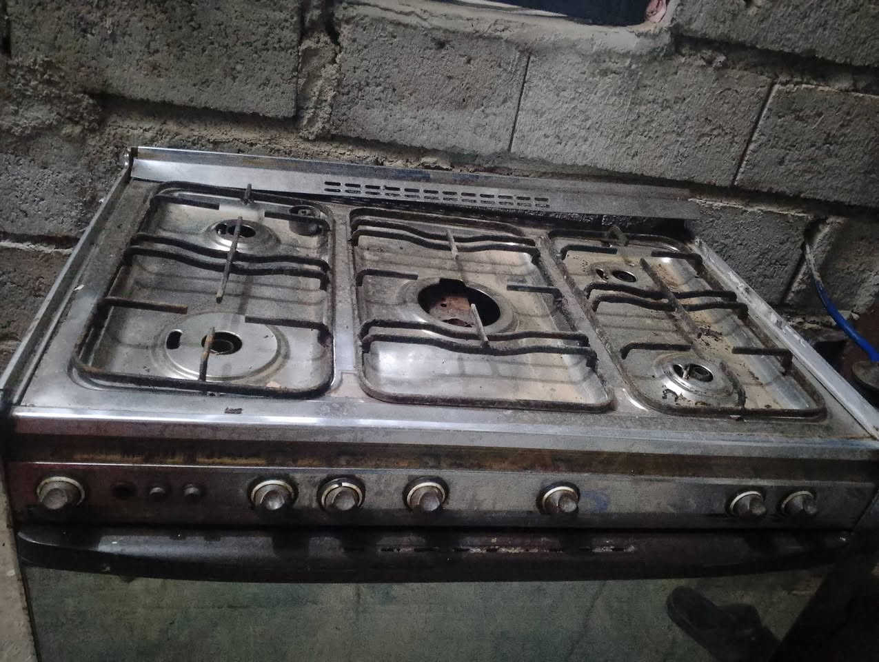 طباخ كريازي مصري ستيل يريد ترتيب سعر مناسب جدا لاتصال ***********
