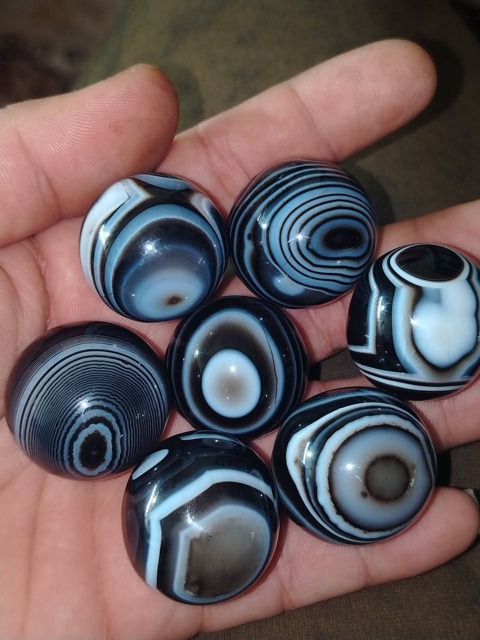 دلو حبشي عينين جزع وازعي
خرز جزع حجم راهي تواصل خاص او وتساب***********. @إشارة
