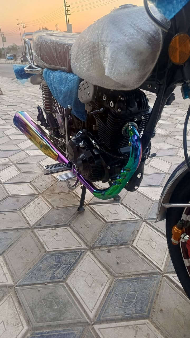 يا الله /// الأخوين للدراجات 🛵
☎️الأستفسار/// ***********
السيفاان ال2025 سولنك الأصلي باب 1 ووكالة
مكينة حجم #250ccc  ضاااغطة وزنجيل CBF 
استخدام شي قليل اخت زيروو كفاالة 
لوون مميز ماروني 🟥 دولاااار 
‼️‼️مكان ///الصويرة شارع السبيس تقاطع حي الزهور
