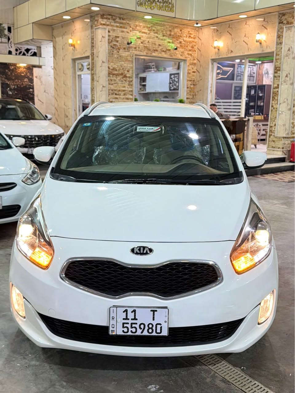 كيا كارنز 2016 خليجي رقم بغداد نكليزي بأسمي ماشيه 65 الف حقيقي السياره بحالة الزيرو ✅ مكفوله كفاله عامه. 7 راكب
محرك 2000 دوش
لايت دوار
حساسات خلفيه
نظام ايكو تقليل صرف البانزين
ABS
تحكم استيرن
مري شفط
ثلاثه وضعيات قياده
ويل كب 17
لايت لد 
قطعتين تبريد
حاكيه بلوتوث
امامي خلفي دسك
السعر 168 وبيه مجال بسيط
***********
 مكان السياره بابل شارع 80 حلة, بابل
