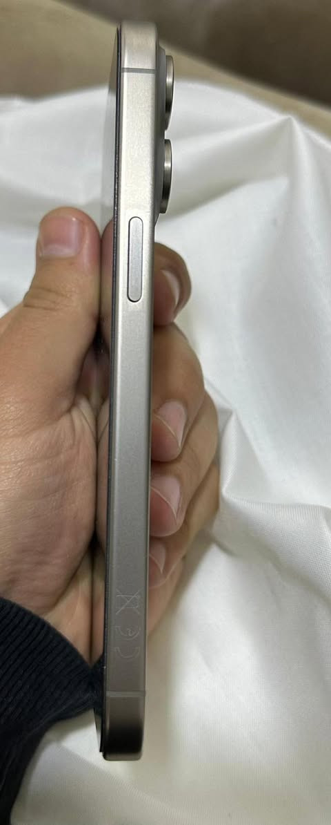 15 برو ماكس 256 بطارية 88 نضافه100‎%‎ شرق اوسط كامل الملحقات السعر 975 وبي مجال 

‭0783 161 9155‬
