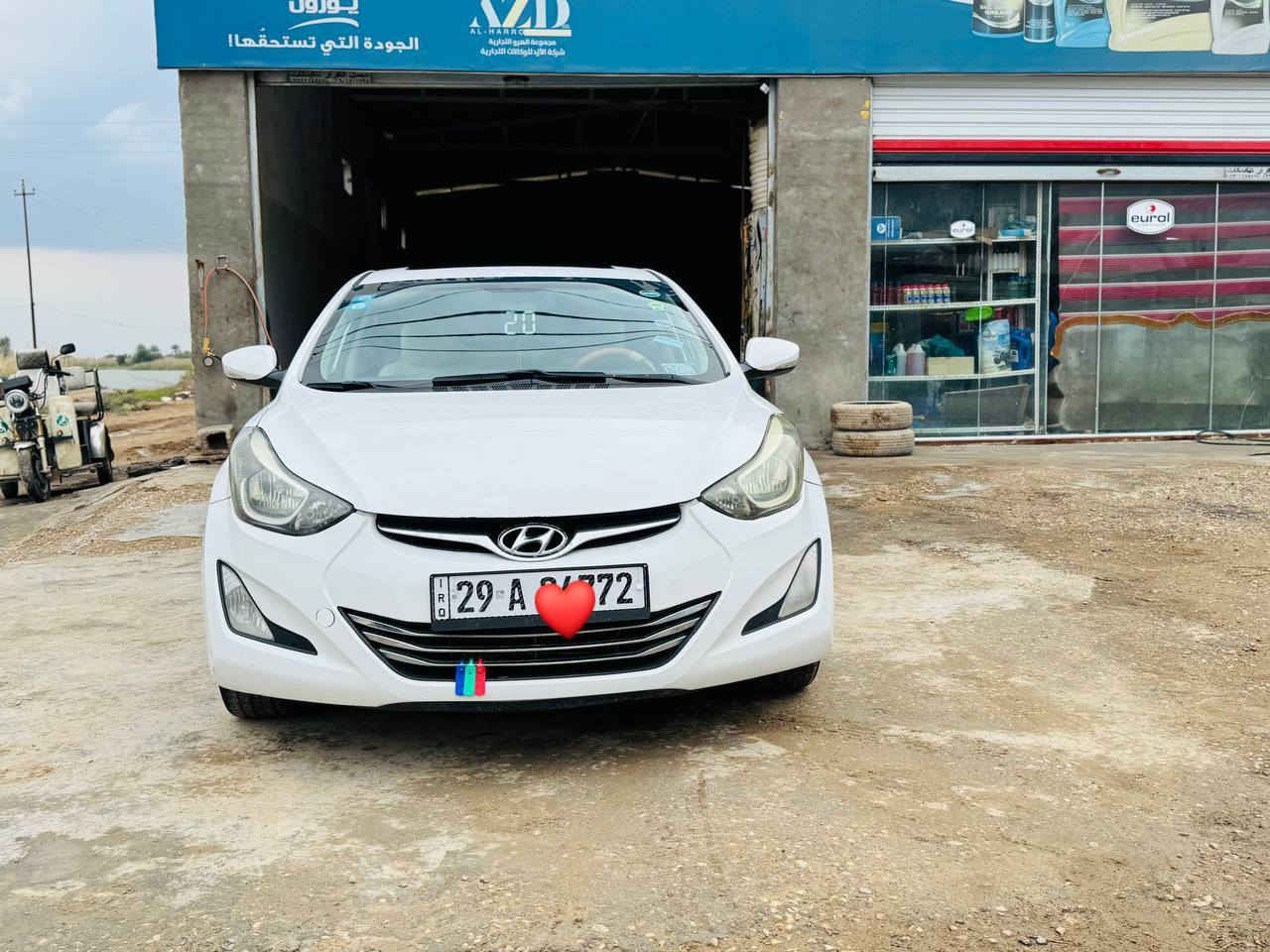 ياالله النترا موديل 2015 رقم واسط  بسمي خليجي  فول موصفات  ماعده البصمه      المواصفات:فتحه /اشاير بل مري /مري شفط/تحكم ستيرن/تبريد قطعتين/شاشه كامره خلفيه /داخل صاج/محرك 1800 وباقي المواصفات المعروفه   السيارة موجودة واسط كوت     *********** بيه مكان رشات فقط وبيه سونار
