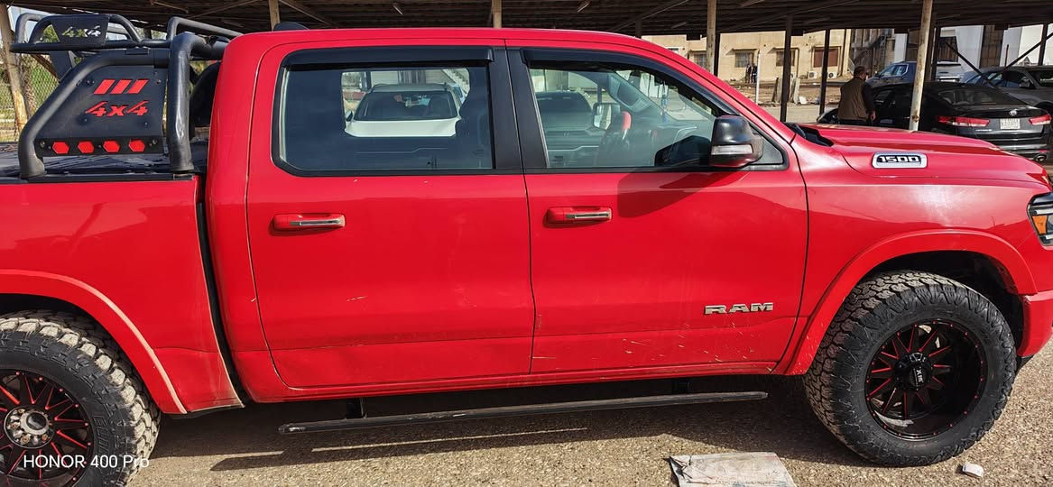 للبيع ...
رام ...
موديل 2019. 🚘🚘.
فئة بك هورن / لون ستار
رقم بصره مميز 

محرك 6 سلندر  تنفس طبيعي قليل الصرف + منظومه ايتورك لتعزيز العزم والقوه. 

------------------------ 

لون احمر مميز 🔴🔴🔴🔴🔴🔴. 

باب طويل بدي قصير .. المرغوب ❤️ 

ترفيع 2  انج ونص  بلادي من امريكا 

دفع رباعي 4×4. 

دفع ثنائي 4×2 🚘 

دبل اكسل فور ويل درايف 

+ ثقيل و خفيف وأوتو و العادي 9 نمر
 حساسات أمامية وخلفية 
كامره دواره 

امكانيه تعديل ( رفع وتنزيل دوسات البنزين والبريك ) 

بانوراما 3 طكات علئ طول القماره 

مري شفط + ترحيب مع اشارة جانبية 

كرسي السايق كهربائي + تدفئة الكراسي الامامية 

المرأة تعمل عادية + خاصية التعتيم 

جامه خلفية كهربائية 

تبريد فول 3 قطع 

شاشة حجم وسط بلادية

تحكم ستيرن فول جهتين 

مكانات تخزين كبيرة داخل غرفة السياره 

منافذ شحن usp 

منفذ كهرباء 220 فولت 

كشنات قماش مخمل .. لون رصاصي جميل بلادي

تزويد محجر سبايدر خلفي + غطاء بدي بلادي

تزويد لايت امامي ثلجي فئة ريبل .. 

تزويد دوسات جانبية كهربائية ( تعمل مع فتح الباب وغلقة ) 

تزويد طخم تاير جبلي ياباني + ويل حجم 20 تزويد مو عادي بنقشه لون احمر نفس لون السياره 

مع امكانيه نفخ الاطارات اوتوماتيكي عند الحاجة 
..............................................
السعر 270 $ وبيها مجال 
للاستفسار *********** 
مكان السياره ميسان العمارة
