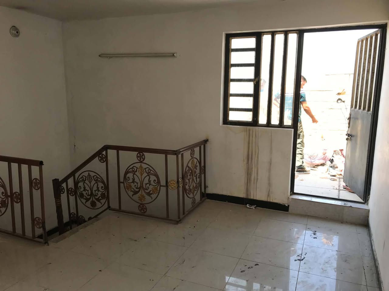 مشتمل 50 مترطابو صرف للبيع  ابو دشير الشهداء المربع الاول قرب شارع الزيتون
الطابق الاول استقبال ومطبخ وخدمات ومنور 
الطابق الثاني غرفتين نوم وخدمات 
بيتونه كبيرة وسطح 
السعر ٨٥ وبي  مجال بسيط لاستفسار ***********
