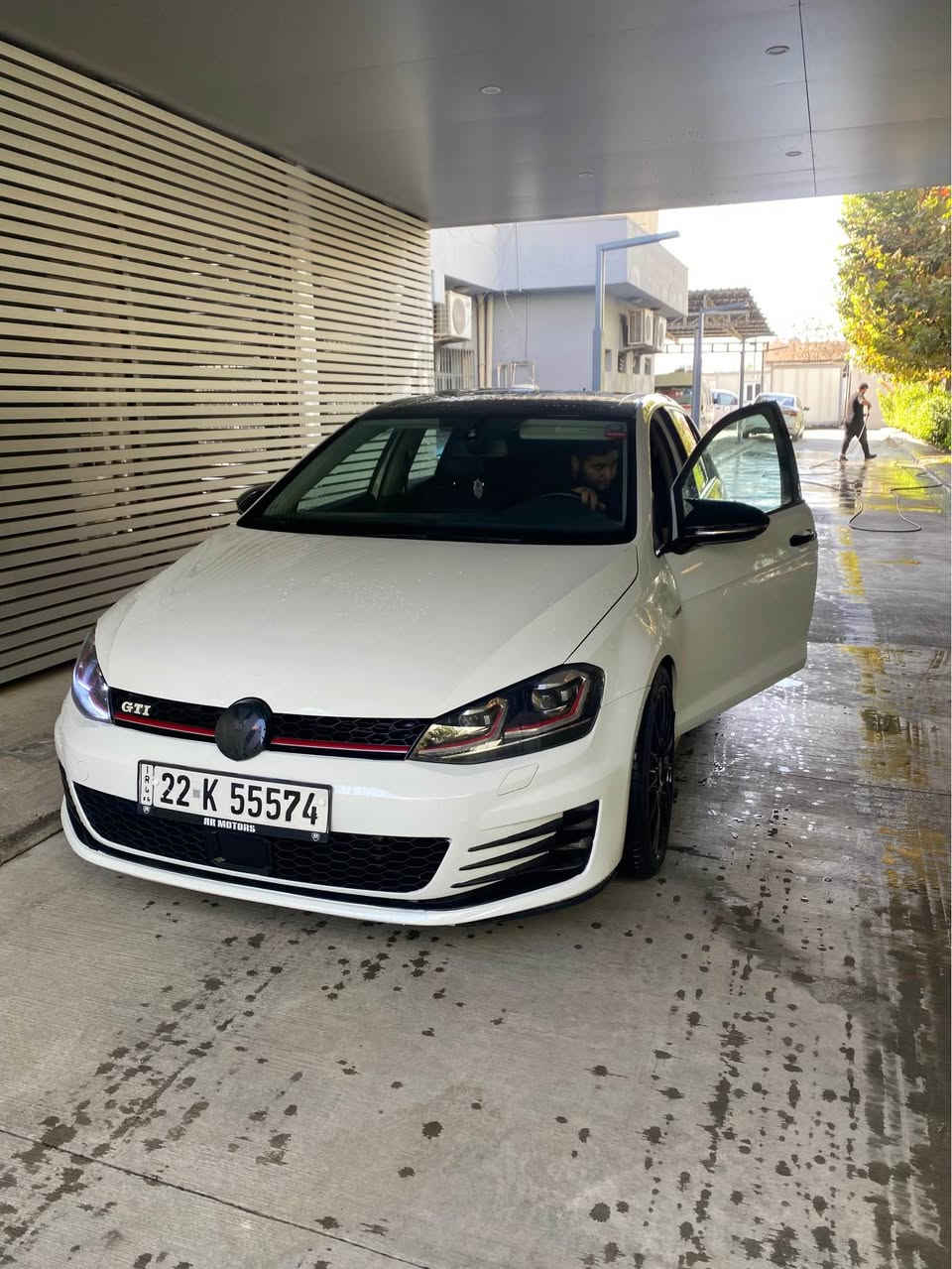 Golf 2017 Tsi 1.8 Turbo
٢ بست بۆنیدی بۆیاغە بێ ژۆرێ
ئێڕباگی سوکانی سیستمە
کامل کرایتە Gti 
تایە و ویلی Oz لەسەرە نوێ
فول مواسەفات
پانۆراما
بەسمە
کوشن جلد و هیتەر
گێر و مەکینە بە شەرت سێرڤسی مۆتوڵی لۆ دەکرێ
١٧٠ هەزار کیلۆمەتر ڕۆیشتیە
بەناوی خۆمە 
غەرامە ٧٠٠ هەزاری لەسەرە
لۆ زانیاری زیاتر پەیوەندی بکەن.
شوێن هەولێر
***********
***********. أربيل, العراق
