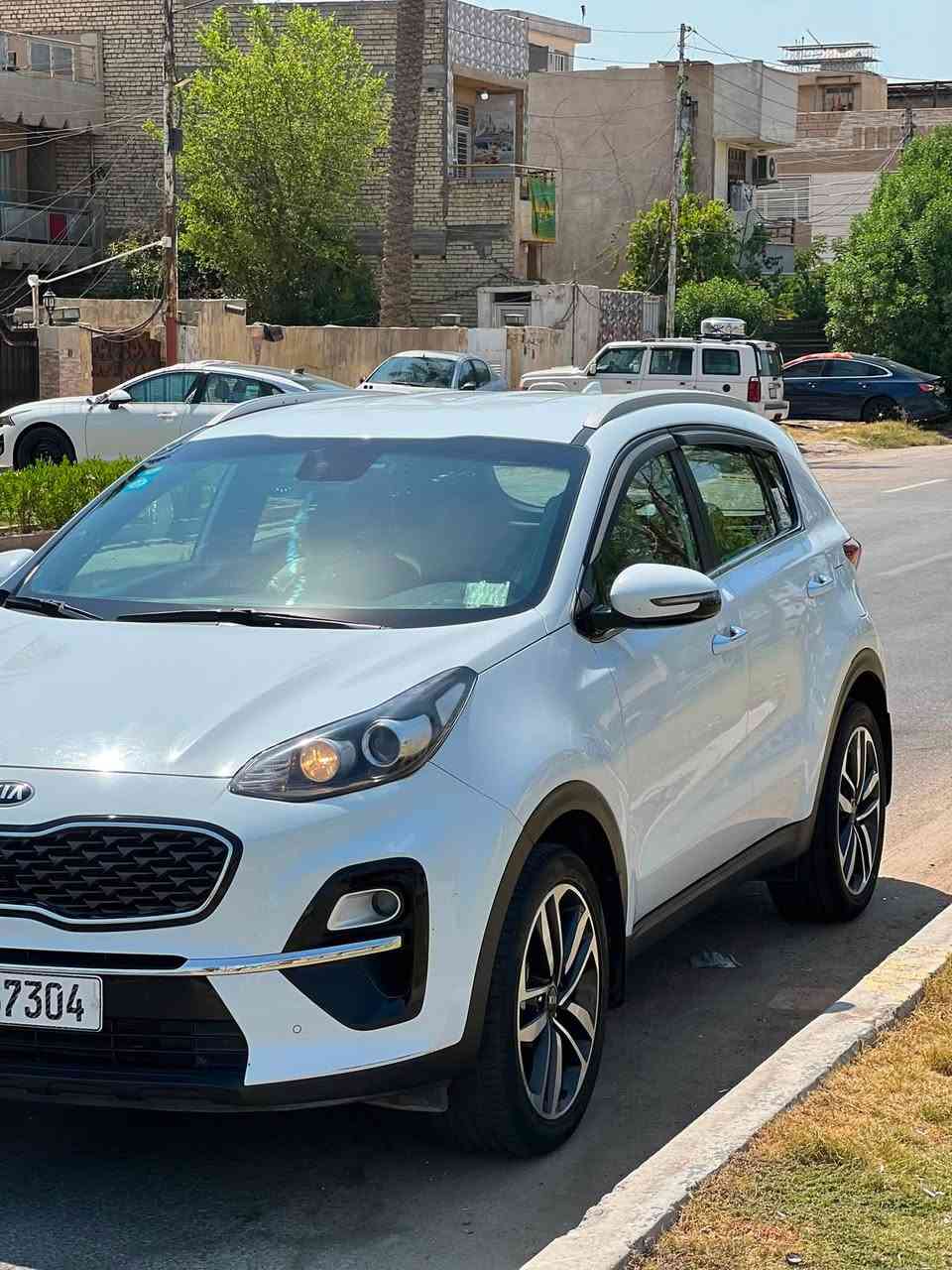 السلام عليكم
سبورتج 2020 خليجي كفالة
مواصفات اعتيادية شاشه كبيره وحساسات وفول تحكم اشاير بالمري شفط وباقي المواصفات 
ماشيه 83 كيلو رقم بغداد الجديد بأسمي محرك 2000 دوش 
السعر 186 مكاني بغداد 
***********
