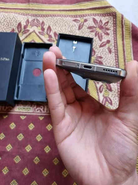 السلام عليكم ورحمة الله وبركاتة 
📱 جهاز  هونر ماجك 5 برو 
الجهاز للبيع او للمراوس اش عندك نزل  .
مستعمل اقل من شهر فقط
قطعة الوحيده بل نضافه مخزونة

معالج  : سناب دراگون 8 جين 2
شاشة راقية LTPO
البطارية 5100  مع شحن سريع 66 واط .. 
ذاكرة 512  /  عشوائية 12  .. 
 الجهاز فلاكشب وغني عن التعريف  ، الجهاز نظيف جداً  وكامل ملحقات  ، مكفول من اي خلل او عطل ..

سعر الجهاز : 775 الف والشراي يدلل   
 متواجد عالخاص وبخدمتكم   ..
*********** 
مكاني بغداد البلديات
