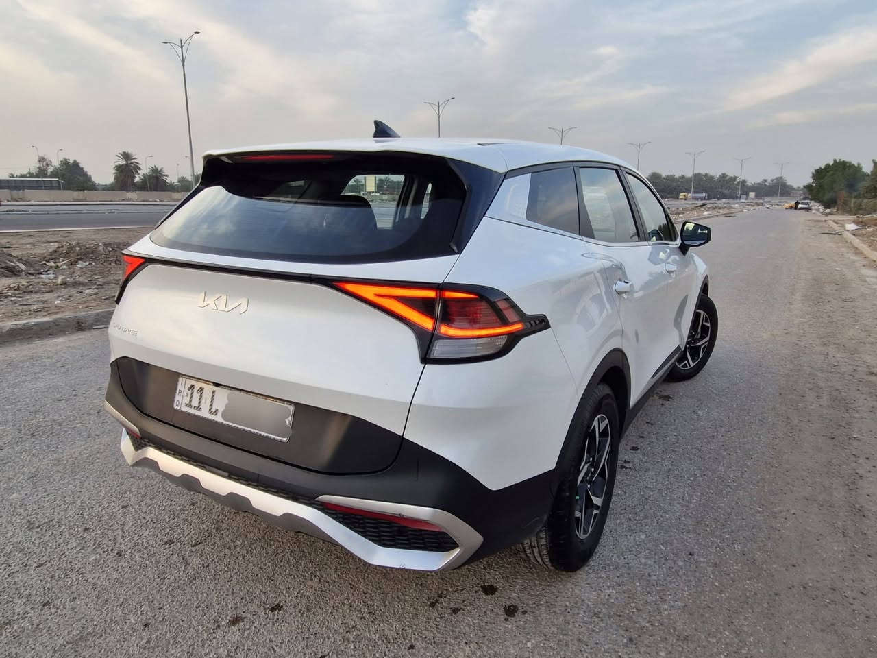 من رخصة الادمن مكاني للبيع او مراوس بغداد الشعب حي الضباط كيا سبورتج 2023  (L)رقم بغداد بسمي الدولي الجديد محرك 2500 المرغوب  استخدام شخصي جاهزة من كل النواحي نص فول سيارة جديدة وخير من الله حادث طخة بسيطة بلباب الخلفي والباب السايق موضح بصور بشرط الفحص شاصي لغد ارباك سليمات الاستفسار ***********
