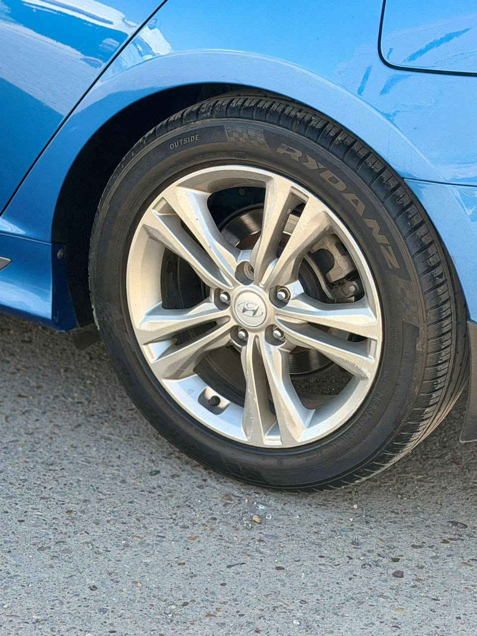 السلام عليكم سوناتا 2019 وارد امريكي حادث خلفي بجم كبس فول مواصفات رقم بغداد تحويل ثاني يوم العنوان الحبيبيه غير متواجد على الفيس اتصل على ***********

