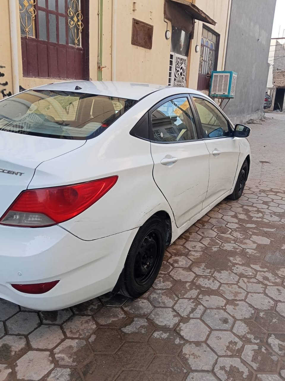 اكسنت مديل 13بيه فقط 3قطع اني ابيعك حزام سياره جاهزه من تبريد وحداديه وتخم تاير مكفوله من الضربه السعر 77وبيها مجال مكاني نجف كوفه الشراي يتصل ***********
