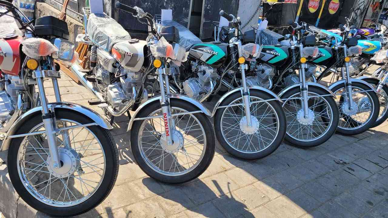 سلام عليكم شباب 
دراجات ايراني ناما ٤ كير زيرو ما ماشي متر  موديل 2027
السعر ( ٧٢٥ ) قفل قفل قفل جوة السوك  
مكاني بغداد مدينة الصدر شارع الفلاح قطاع ٣٠ 
مجمع عباس الساعدي ***********
جملة مفرد كارتون موجود
