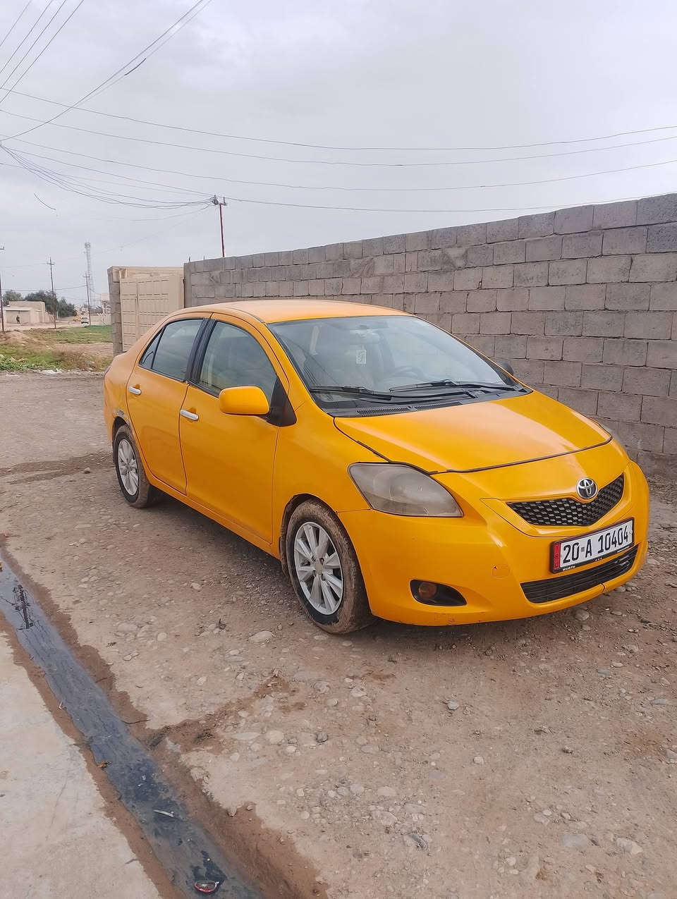 سلام عليكم يارس موديل 2008 كندي فول اوتوماتيك سنويه جديده لحد 2030 هينه و غرامات مصفره الضرر بونيد و جاملق امامي تبديل بدون دواخل دوشمه جديده السعر 70 وبيه مجال مكان كركوك ليلان  الاتصال رقم ***********
