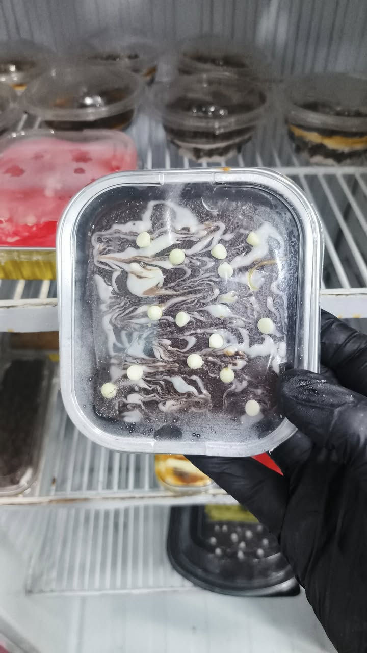 يتوفر عصاير كيك ايس كريم عند مرطبات جكليته وتوصيل دخل حي تونس مجاني وتصال ع رقم ***********
