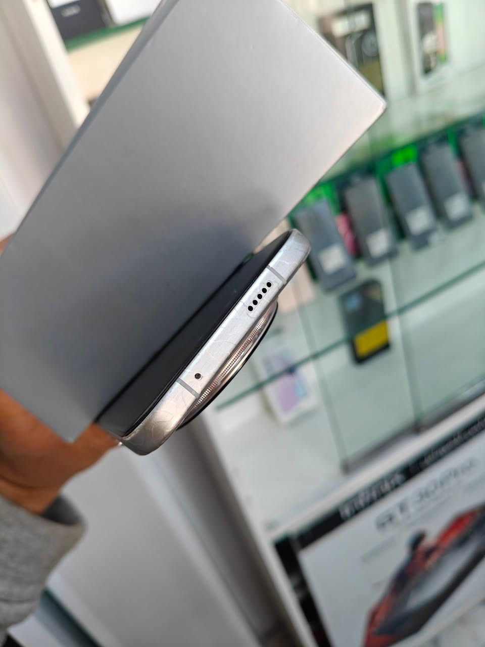 السلام عليكم 
هونر ماجك 8 بروا 
ذاكره 512 مستخدم شهر فقط 
كامل ملحقاته الاصليه الكارتون والشاحنه 
الجهاز مغلف تغليف خاص قطعه لوووك مكفول أخو الجديد شرط الفحص والظمان لمدة 3 أيام 
السعر 1190 الف سعر ثابت يوجد توصيل محافظات مكان المكتب بابل


**إذا كنت صاحب هذا الإعلان وتريد حذفه لأي سبب، رجاءا أرسل رسالة إلى الدعم الفني**