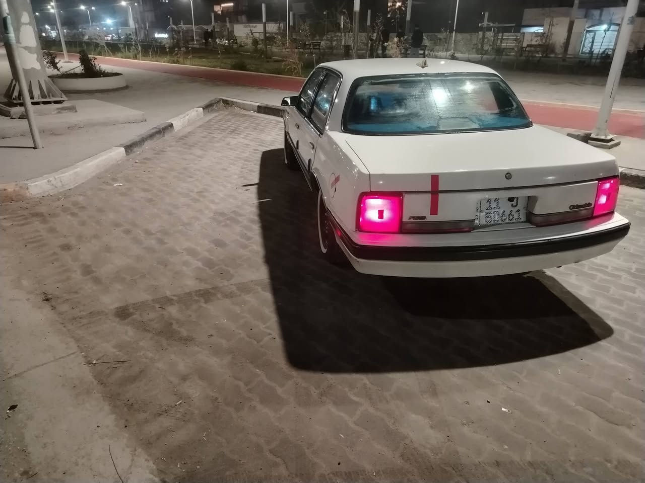 السلام عليكم اولدز مديل تسعين رقم انكليزي راعيه بغداد مكينه حاويه سياره مكفوله من الصبغ الضربه تخم تاير جديد اربع دبلات جدد كهربائيات كله شغاله تبريد بس نقص غاز مكان السياره بصره جزيره السعر ٤٥رقم الهاتف ***********
