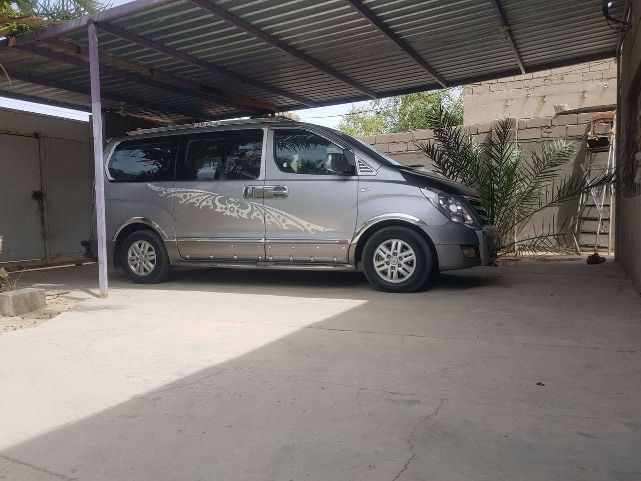 بسم الله الرحمن الرحيم
للبيع ستاركس 2018 اصل مكينة سبلاين 12  باسمي نص فول مصفرة ضريبه مكان السيارة بصرة جاهزة من كلشي للاستفسار ***********
